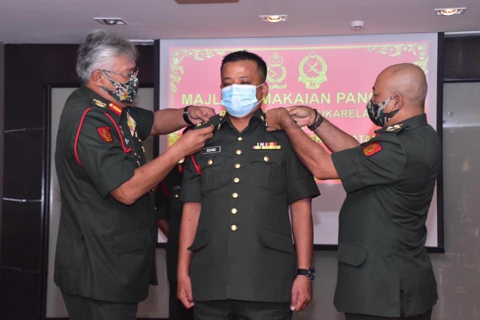 Majlis Pemakaian Pangkat Pegawai Kanan Kepada Pengarah Jabatan Keselamatan Universiti Utara Malaysia (UUM) Oleh Panglima Tentera Darat (PTD)